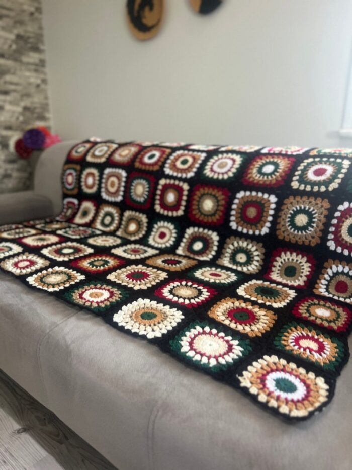 Afghan Couch Throw Crochet Retro Granny Blanket Stylish Bedspread Unisex Tv Blanket