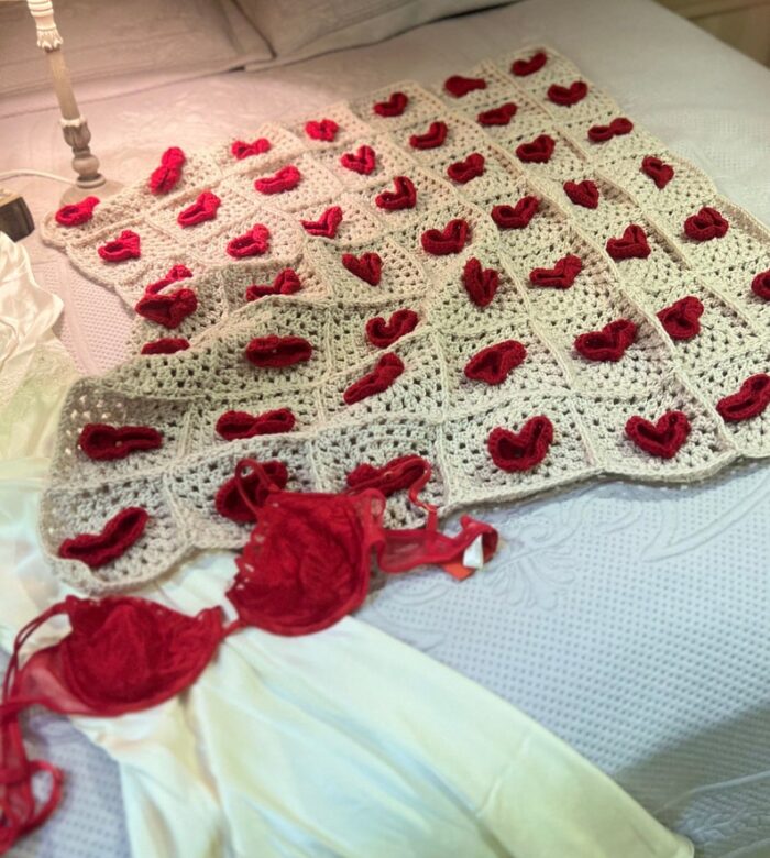 Crochet Heart Throw Granny Valentines Blanket 3D Bedspread Statement Love Throw Gift Valentines Day