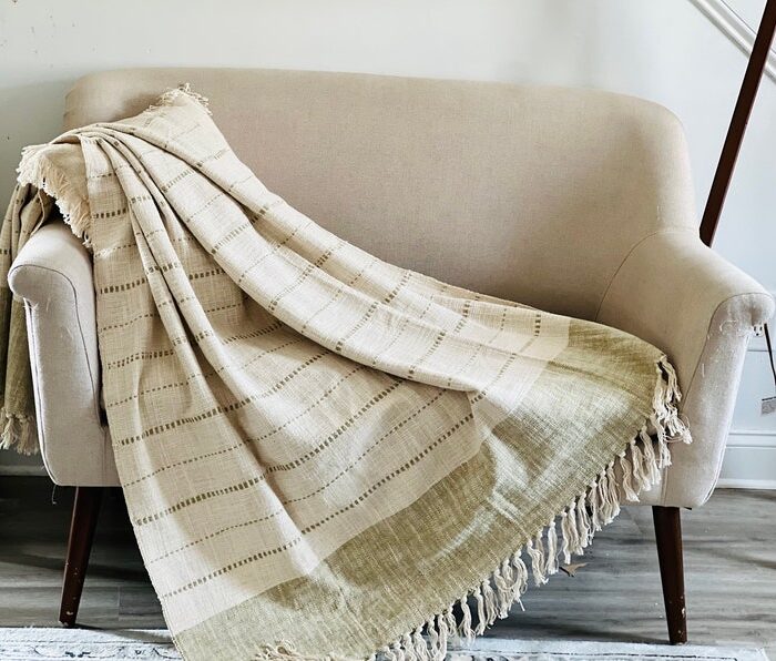 Hand Loomed Woven Throw Blanket with Tassels For Couch