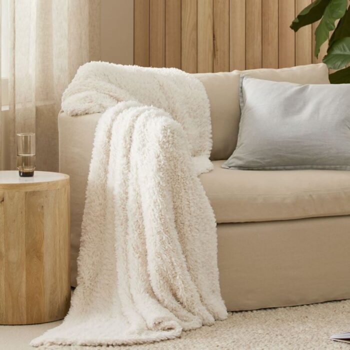 Munich Winter White Feather Yarn Throw