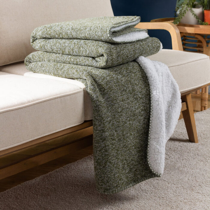 Nurrel Sherpa Throw Moss