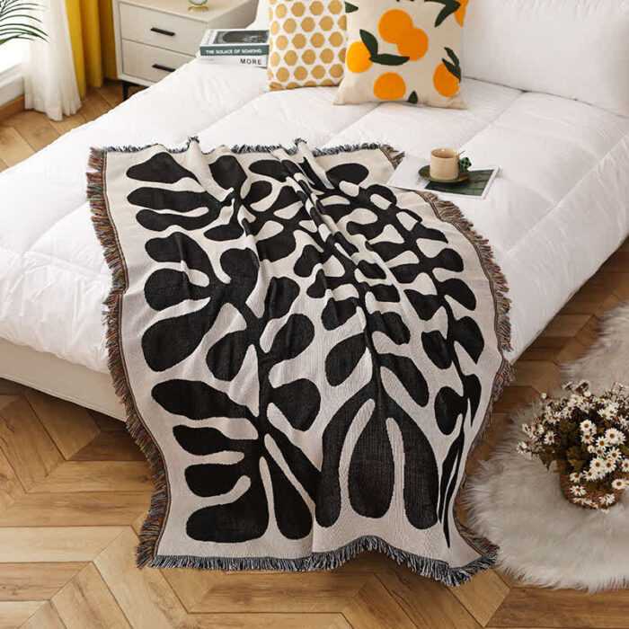 Retro Leaf Tassel Lightweight Soft Blanket