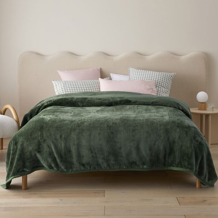 Ultrasoft Dark Green Blanket