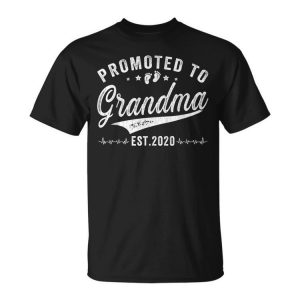 Promoted To Grandma 2020 Vintage Mom Wife Gift Ideas New Mom Unisex Unisex T-Shirt