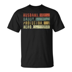 Retro Husband Daddy Protector Hero Fathers Day Dad Gift For Mens Unisex Unisex T-Shirt