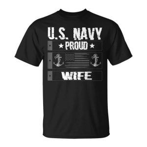 Us Navy Proud Wife Veteran Military Distressed American Flag Unisex Unisex T-Shirt