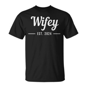 Wifey Est 2024 Logo Loading Wedding Couple Just Married 2024 Unisex T-Shirt