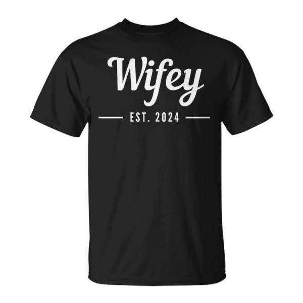 Wifey Est 2024 Logo Loading Wedding Couple Just Married 2024 Unisex T-Shirt